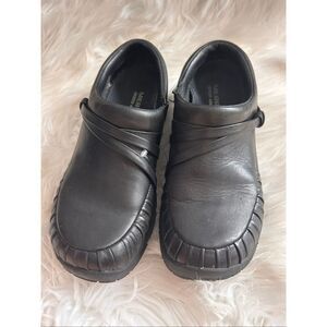 Merrell Black Leather Clog Shoes EUC size 6